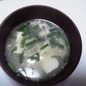 豆腐とニラのかき卵汁